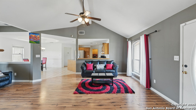 Listing photo id 11 for 1070 Northpark