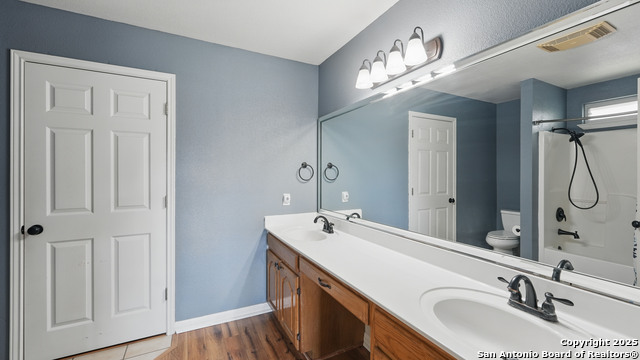 Listing photo id 22 for 1070 Northpark