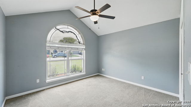Listing photo id 25 for 1070 Northpark
