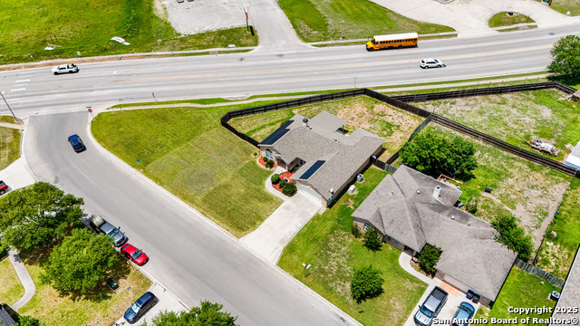 Listing photo id 39 for 1070 Northpark