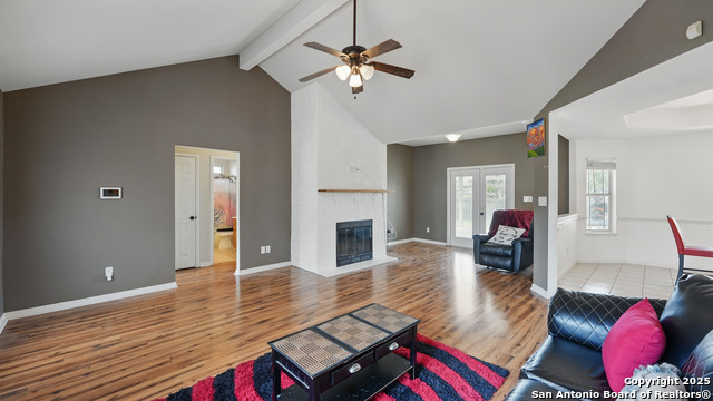 Listing photo id 5 for 1070 Northpark