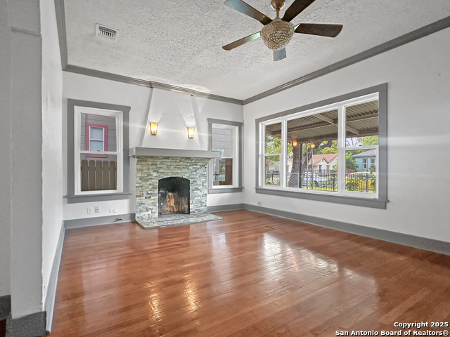 Image 2 of 13 For 1806 Magnolia W