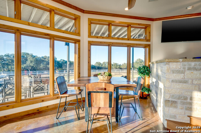 Listing photo id 8 for 24005 Pedernales Canyon Trl