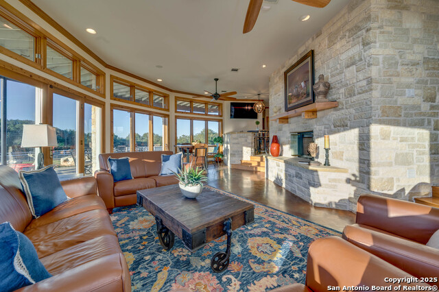 Listing photo id 11 for 24005 Pedernales Canyon Trl