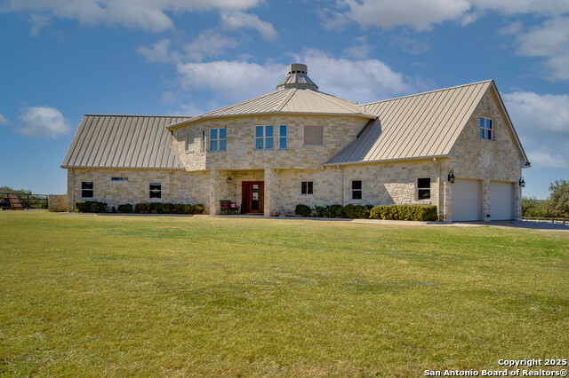 Listing photo id 0 for 24005 Pedernales Canyon Trl