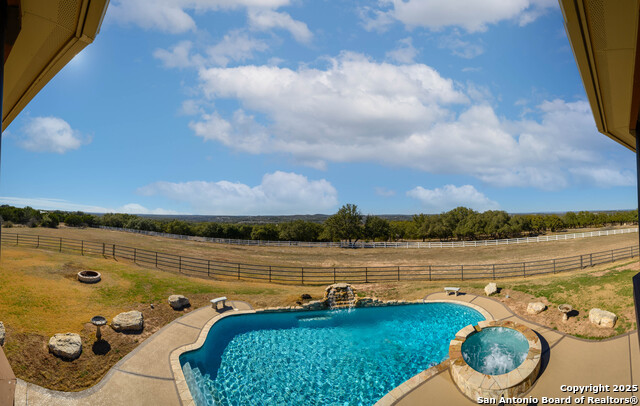 Listing photo id 25 for 24005 Pedernales Canyon Trl