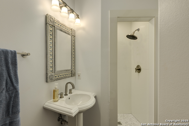 Listing photo id 45 for 24005 Pedernales Canyon Trl