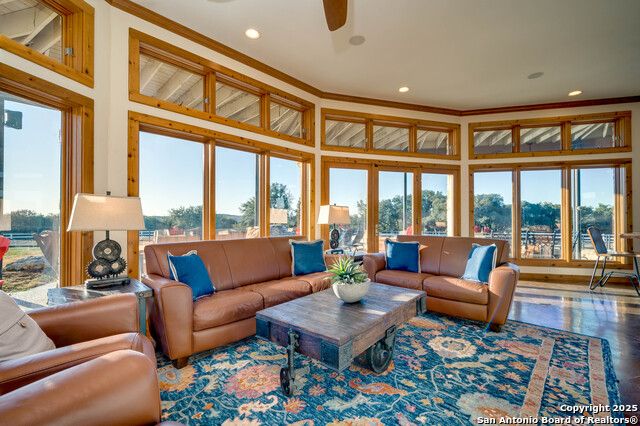 Listing photo id 6 for 24005 Pedernales Canyon Trl