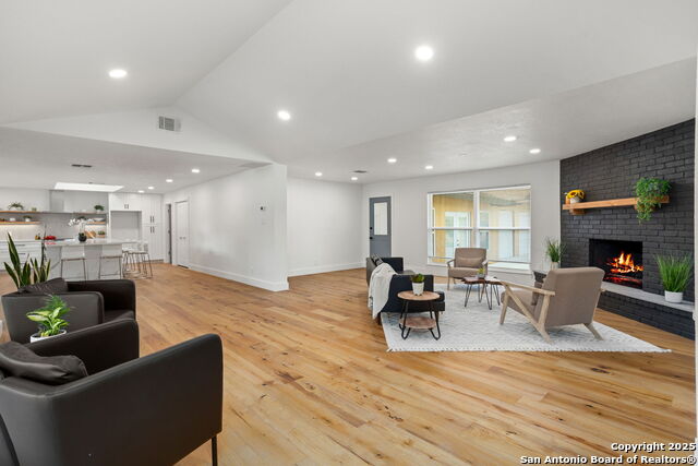 Image 7 of 39 For 8645 Noble Lark