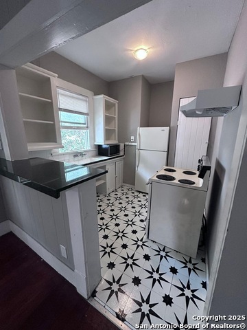 Listing photo id 0 for 415 Locust E 3