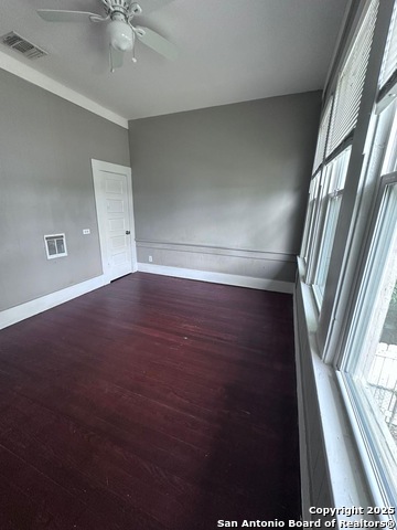 Listing photo id 3 for 415 Locust E 3