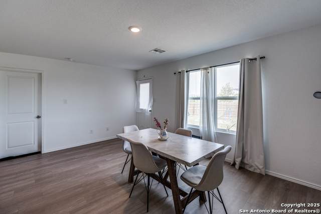 Listing photo id 8 for 3823 Casado