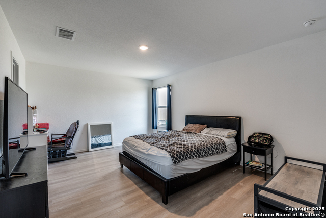 Listing photo id 9 for 3823 Casado
