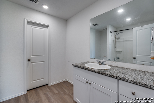 Listing photo id 10 for 3823 Casado