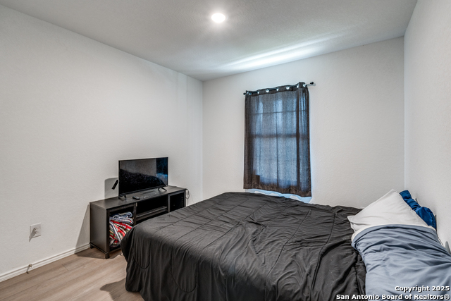 Listing photo id 12 for 3823 Casado