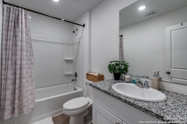 Listing photo id 14 for 3823 Casado