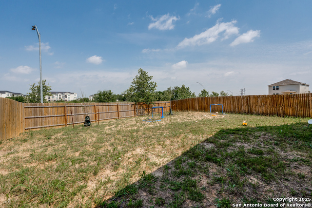Listing photo id 18 for 3823 Casado