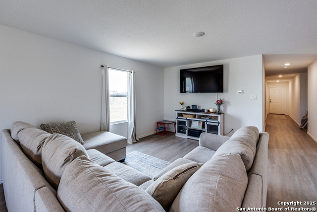 Listing photo id 6 for 3823 Casado