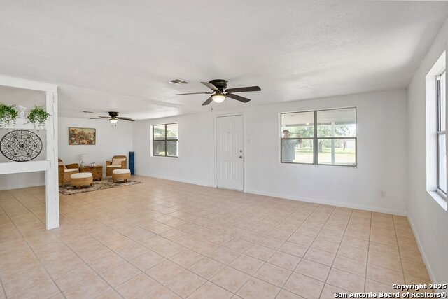 Image 16 of 41 For 218 Live Oak Ln