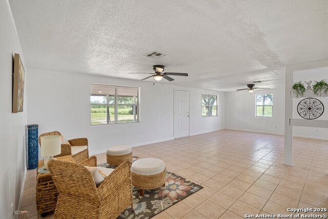 Image 8 of 41 For 218 Live Oak Ln