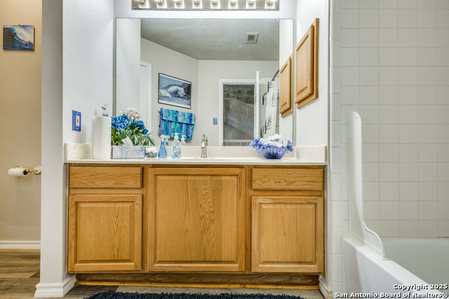 Image 20 of 25 For 1027 Hedgestone