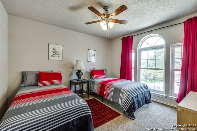 Image 21 of 25 For 1027 Hedgestone
