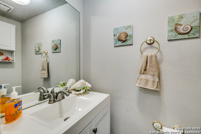 Image 23 of 25 For 1027 Hedgestone