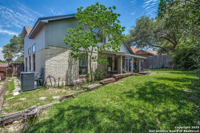 Image 24 of 25 For 1027 Hedgestone