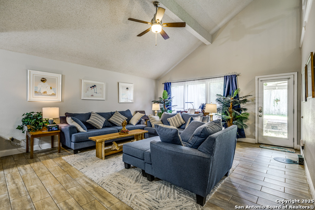 Image 7 of 25 For 1027 Hedgestone