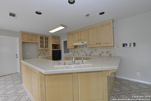 Image 7 of 29 For 706 Richfield