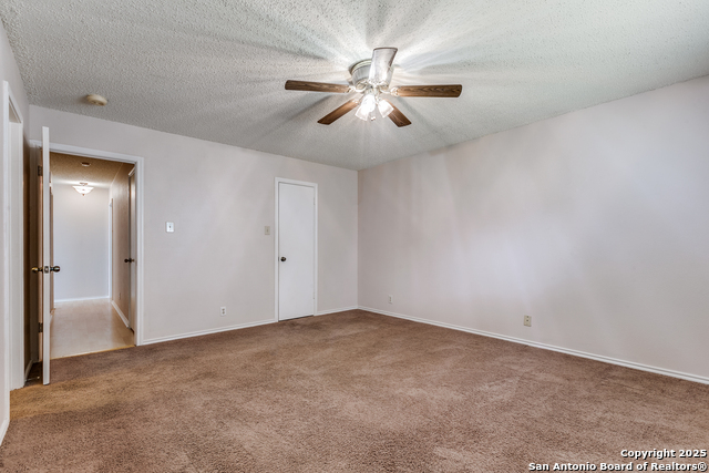 Image 21 of 33 For 9806 Morningfield