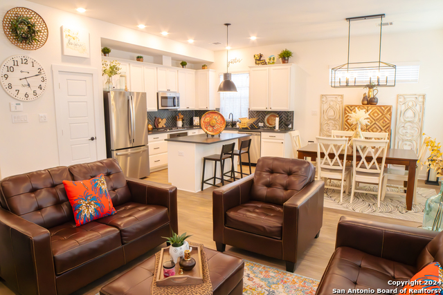 Image 3 of 17 For 5843 Whitby Rd  35