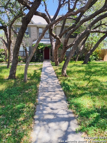 Listing photo id 8 for 2218 Newoak