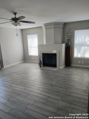 Listing photo id 12 for 2218 Newoak