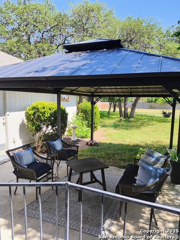 Listing photo id 23 for 2218 Newoak