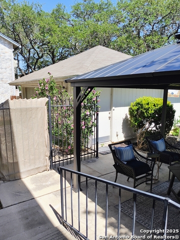 Listing photo id 24 for 2218 Newoak