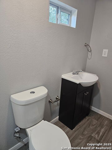 Image 17 of 20 For 110 Heather Ave