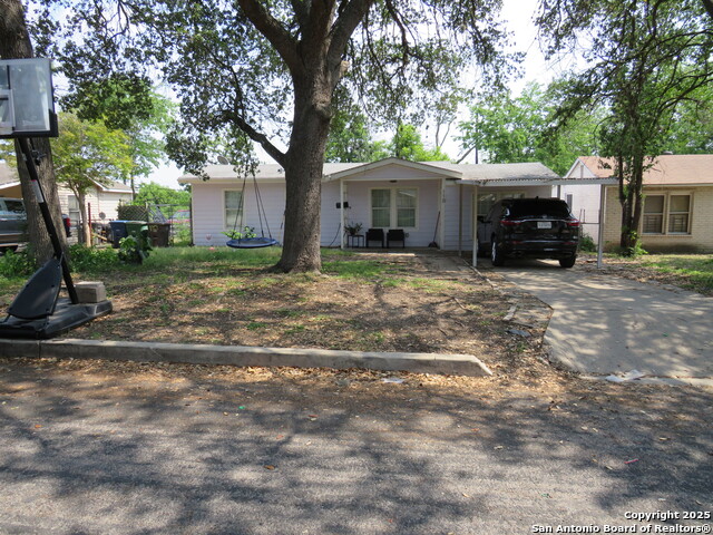 Image 3 of 20 For 110 Heather Ave