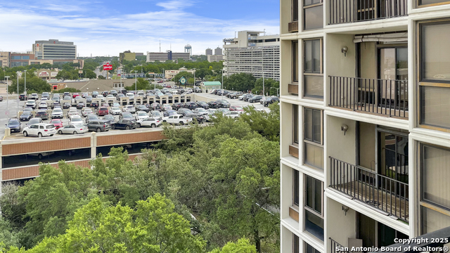 Image 12 of 28 For 7701 Wurzbach 703