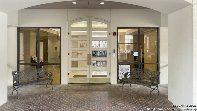 Image 13 of 28 For 7701 Wurzbach 703