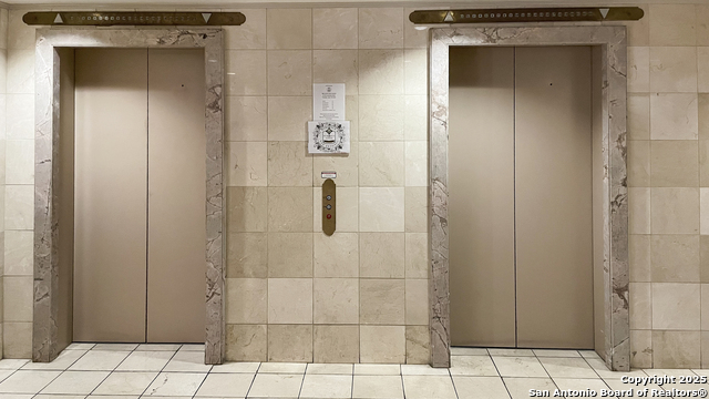 Image 17 of 28 For 7701 Wurzbach 703