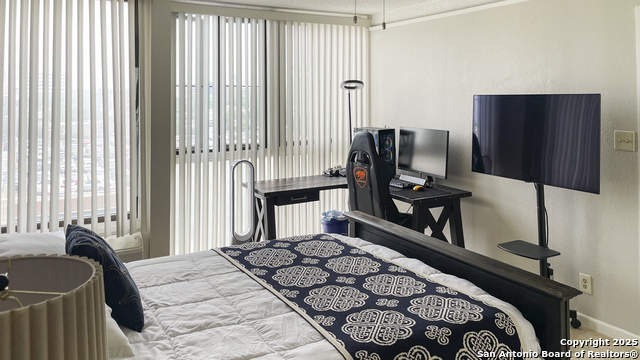 Image 5 of 28 For 7701 Wurzbach 703