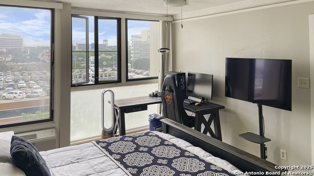 Image 7 of 28 For 7701 Wurzbach 703