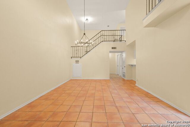 Listing photo id 8 for 6123 Farragut
