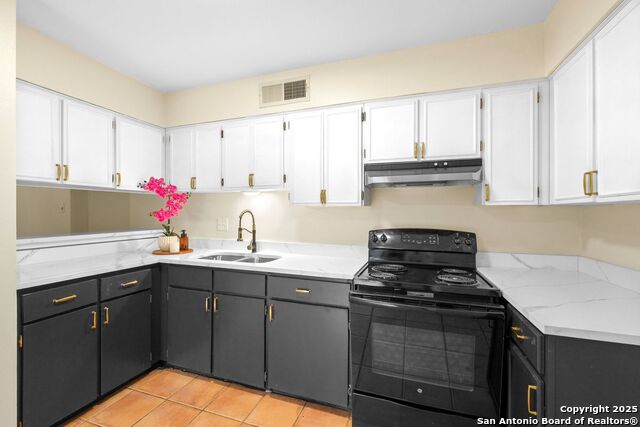 Listing photo id 9 for 6123 Farragut