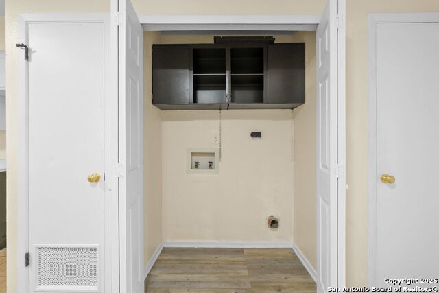 Listing photo id 13 for 6123 Farragut