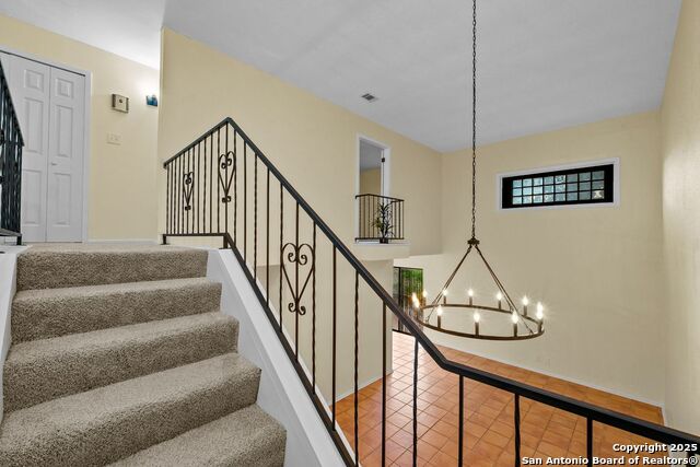 Listing photo id 15 for 6123 Farragut