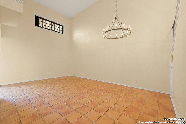 Listing photo id 30 for 6123 Farragut