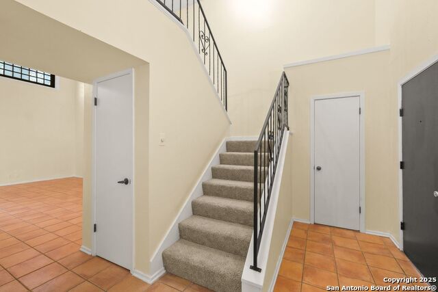 Listing photo id 2 for 6123 Farragut