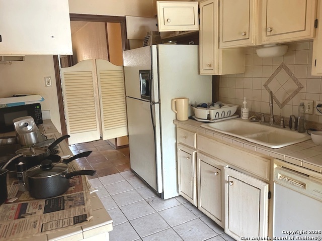 Image 10 of 29 For 15511 Elm Park